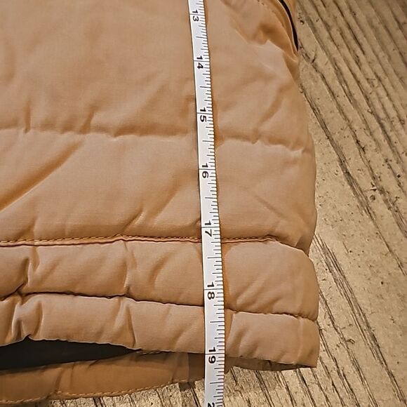 Boys tan hooded puffer jacket size 5/6 - Picture 5 of 13